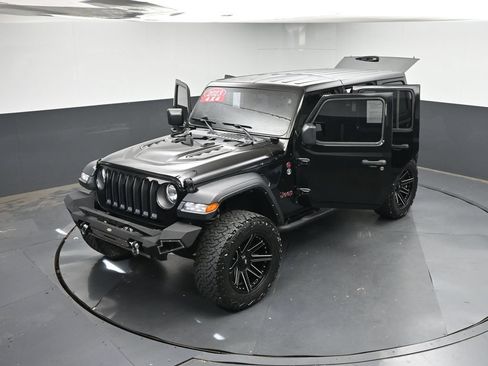 Used 2023 Jeep Wrangler Unlimited Rubicon w/ Cold Weather Group AWD/4WD image 45