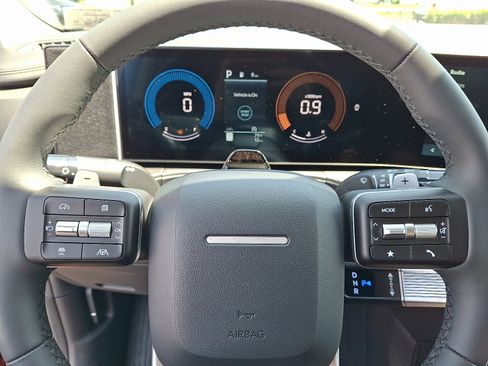 Certified 2025 Hyundai Santa Fe SEL image 17