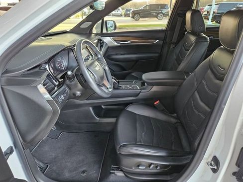 Certified 2022 Cadillac XT6 Premium Luxury w/ Platinum Package image 10