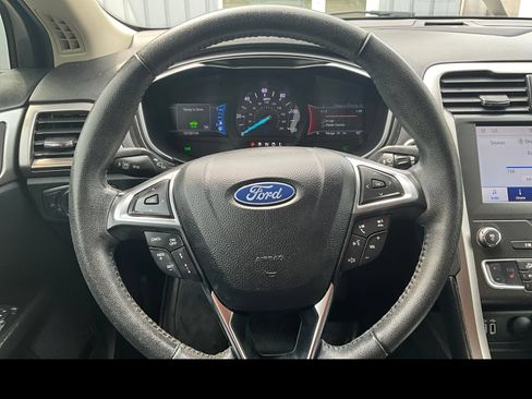 Used 2020 Ford Fusion SEL FWD image 3