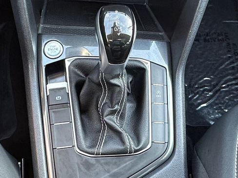 Used 2024 Volkswagen Tiguan SE image 16