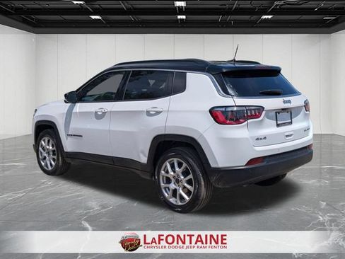 Used 2025 Jeep Compass Limited AWD/4WD image 5