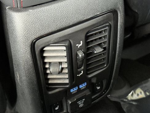 Used 2024 Dodge Durango GT AWD/4WD image 44