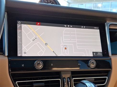 Used 2022 Porsche Macan S image 17