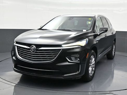 Used 2023 Buick Enclave Essence image 9