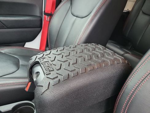Certified 2018 Jeep Wrangler Unlimited Rubicon AWD/4WD image 23