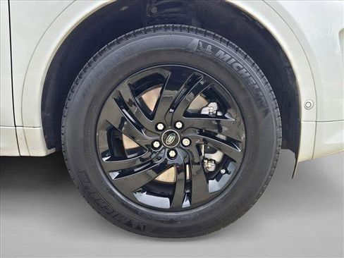 Certified 2025 Land Rover Discovery Sport S AWD/4WD image 22