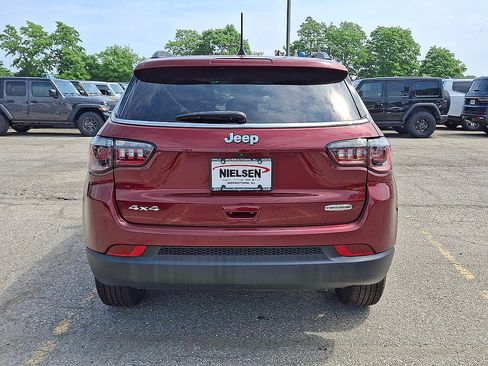 Certified 2022 Jeep Compass Latitude AWD/4WD image 6
