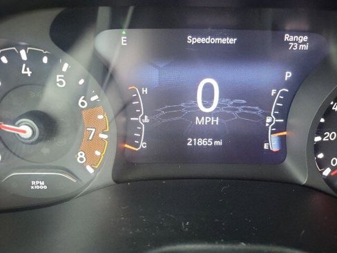 Used 2022 Jeep Compass Trailhawk w/ Trailhawk Convenience Group AWD/4WD image 10