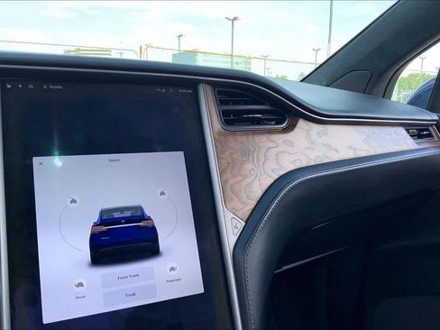 Used 2018 Tesla Model X 75D AWD/4WD image 31