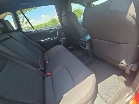 Used 2025 Toyota RAV4 SE AWD/4WD image 33