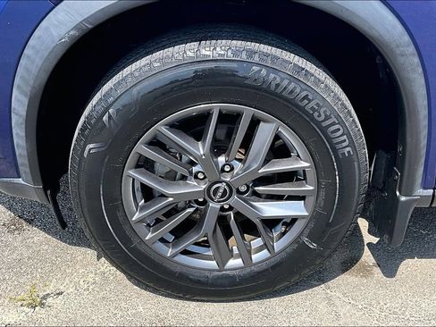 Used 2023 Nissan Rogue S AWD/4WD image 8