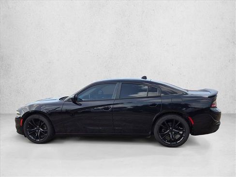 Used 2016 Dodge Charger SXT w/ Blacktop Package RWD image 5