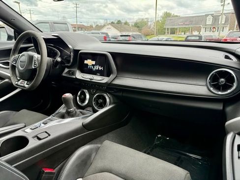 Used 2018 Chevrolet Camaro SS image 23