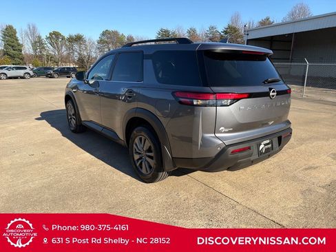 New 2025 Nissan Pathfinder SV image 9