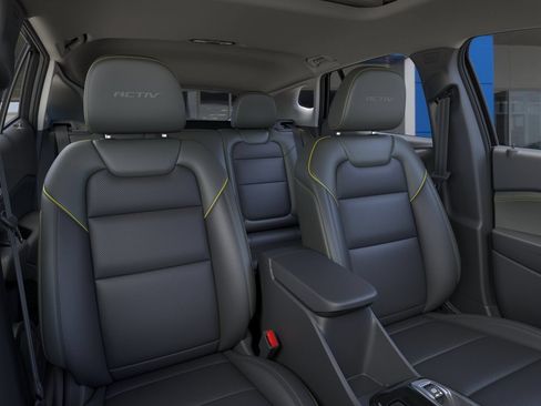 New 2026 Chevrolet Trax ACTIV w/ Sunroof Package FWD image 16