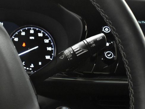 Used 2023 Buick Envision Essence FWD image 12