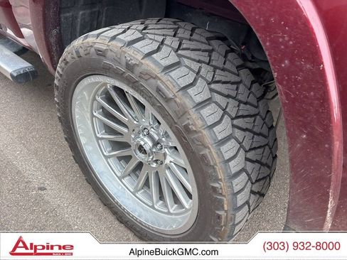 Used 2019 RAM 1500 Laramie AWD/4WD image 10