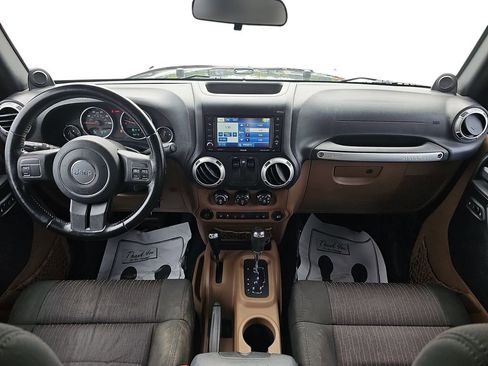 Used 2012 Jeep Wrangler Rubicon w/ Dual Top Group AWD/4WD image 13
