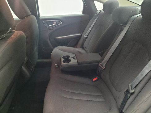 Used 2015 Chrysler 200 Limited w/ Convenience Group image 18