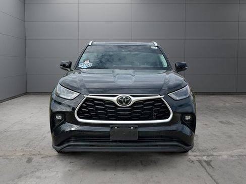 Used 2023 Toyota Highlander XLE AWD/4WD image 8