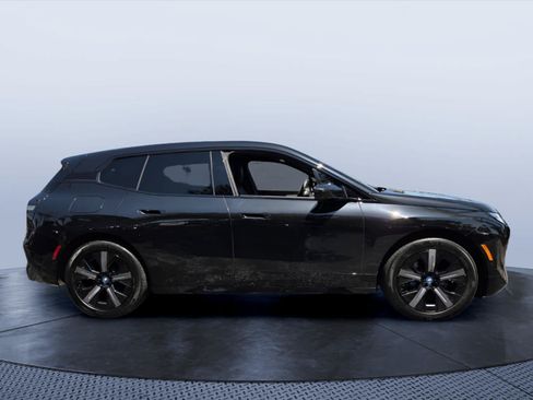 Used 2024 BMW iX xDrive50 w/ Sport Package AWD/4WD image 7