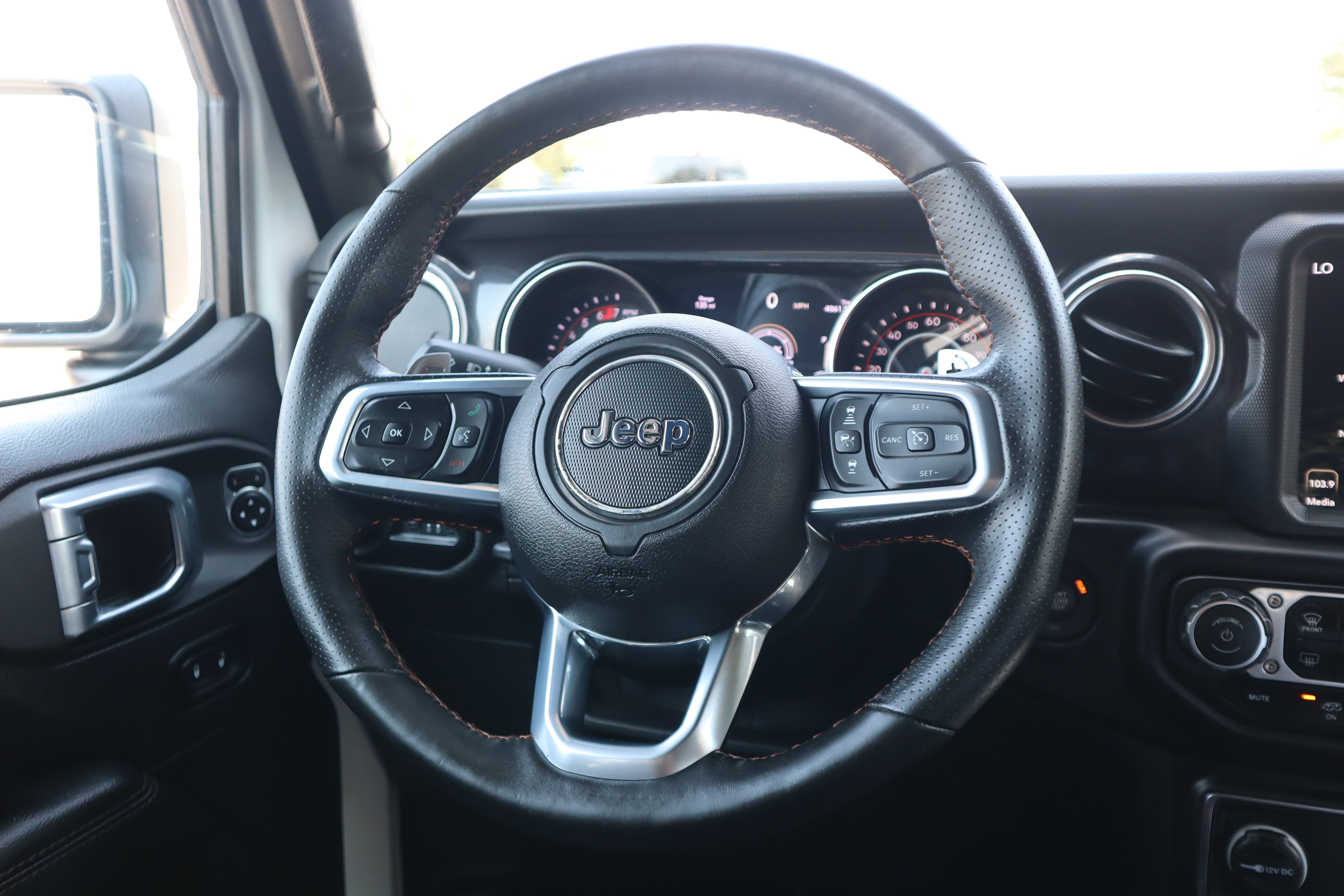 Used 2022 Jeep Wrangler Unlimited Rubicon w/ Dual Door Group (Lowers Only) AWD/4WD image 13