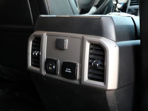 Used 2020 Ford F250 Lariat w/ Lariat Ultimate Package AWD/4WD image 18