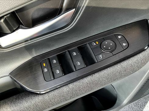 New 2025 Nissan Kicks SV w/ SV Premium Package image 20