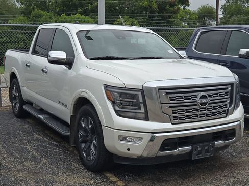 Used 2024 Nissan Titan Platinum Reserve w/ Moonroof Package RWD image 1