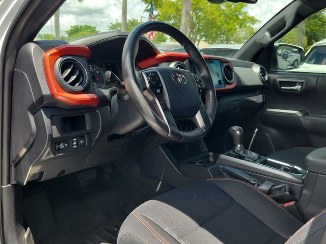 Used 2018 Toyota Tacoma TRD Sport RWD image 12