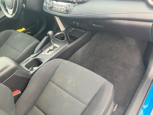 Used 2018 Toyota RAV4 XLE image 31