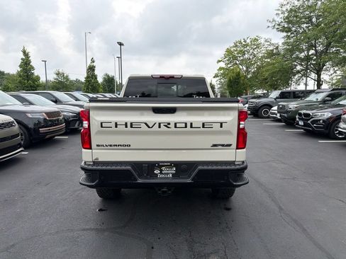 Used 2026 Chevrolet Silverado 1500 ZR2 w/ LPO, Dark Essentials Package AWD/4WD image 4