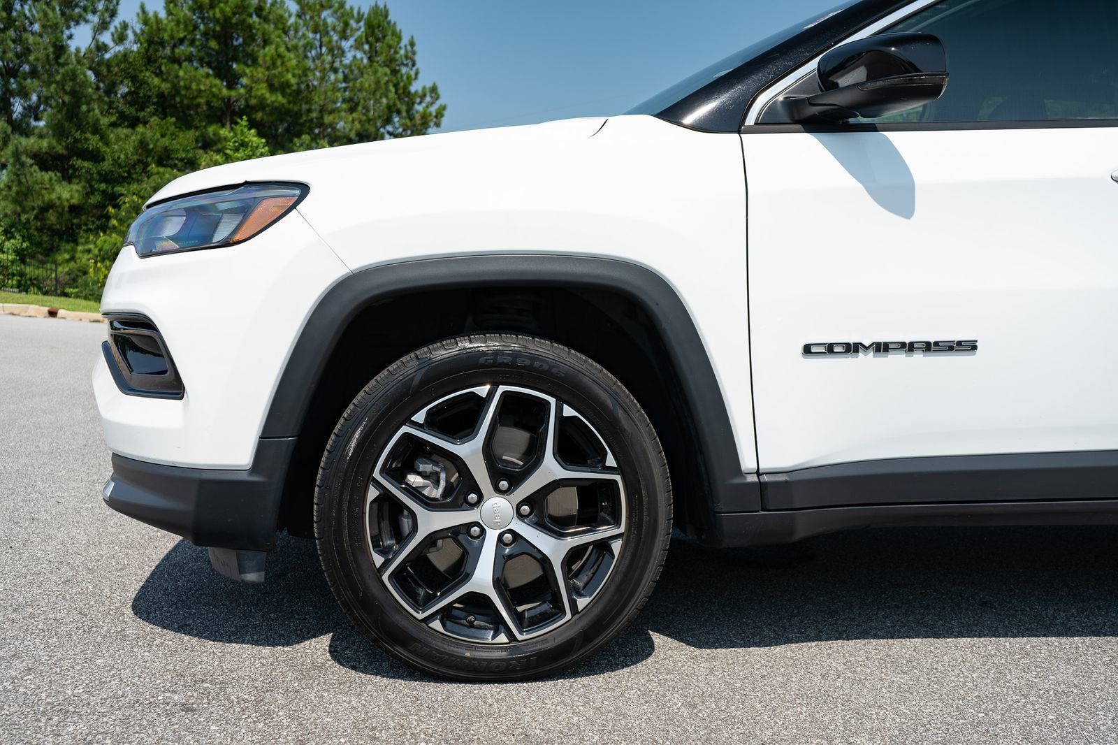 Used 2024 Jeep Compass Limited AWD/4WD image 4