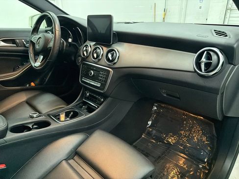 Certified 2018 Mercedes-Benz GLA 250 image 27