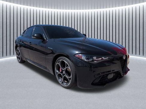 Used 2024 Alfa Romeo Giulia Veloce AWD/4WD image 1