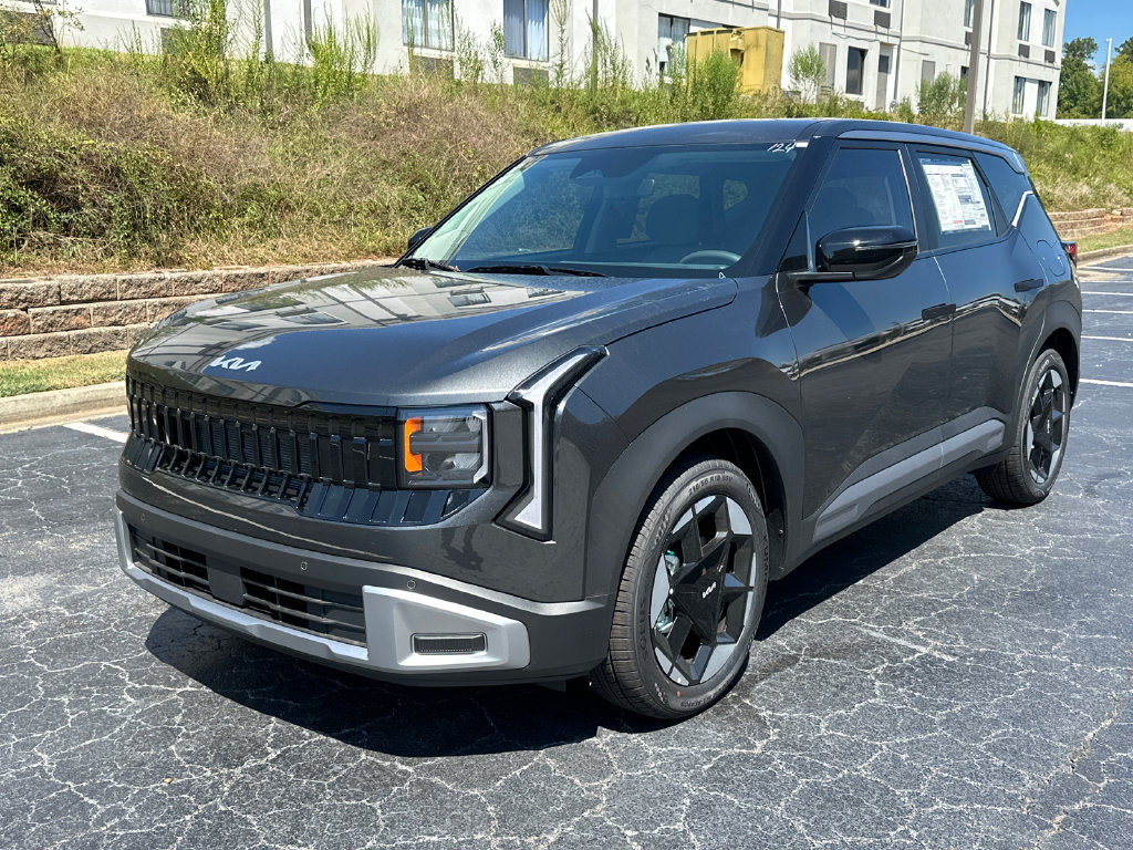 New 2027 Kia Seltos S FWD image 3