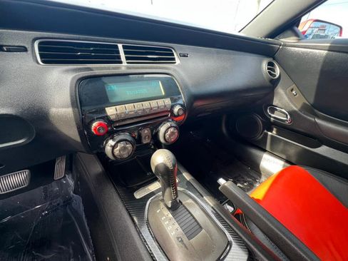 Used 2010 Chevrolet Camaro SS image 11