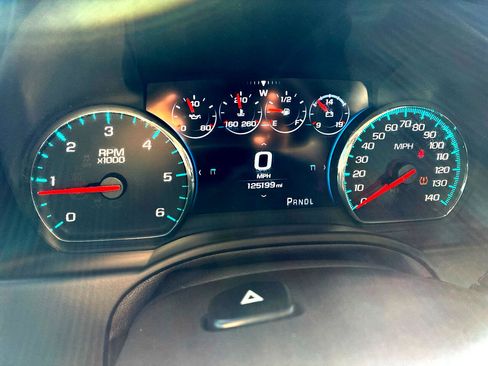 Used 2017 Chevrolet Suburban Premier image 40