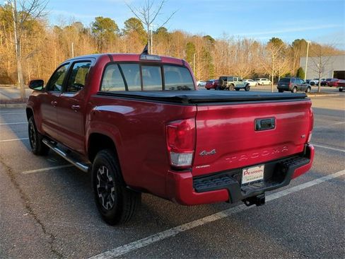 Used 2017 Toyota Tacoma SR image 6