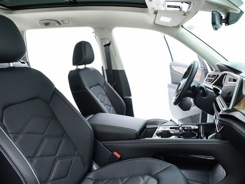 New 2026 Volkswagen Atlas SE image 36