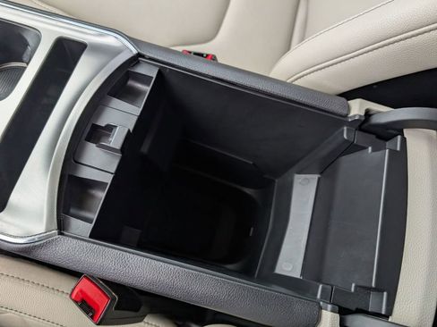 Used 2023 Ford Edge Titanium image 31