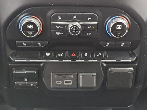 Used 2020 Chevrolet Silverado 2500 LTZ image 15