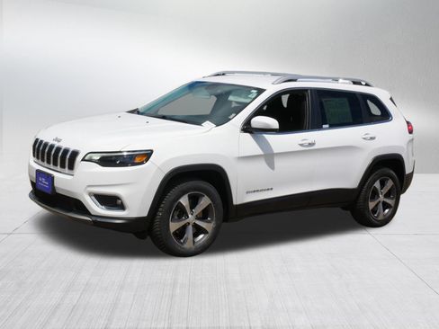 Used 2020 Jeep Cherokee Limited w/ Trailer Tow Group AWD/4WD image 3
