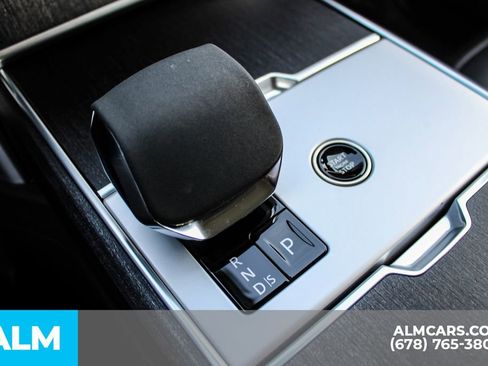 Used 2024 Land Rover Range Rover SE image 38