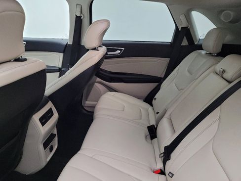 Used 2018 Ford Edge Titanium AWD/4WD image 18