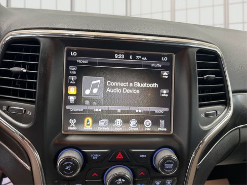 Used 2017 Jeep Grand Cherokee Limited AWD/4WD image 12