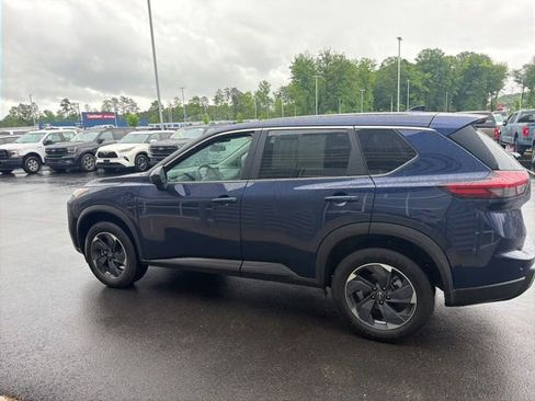 Used 2024 Nissan Rogue SV FWD image 15