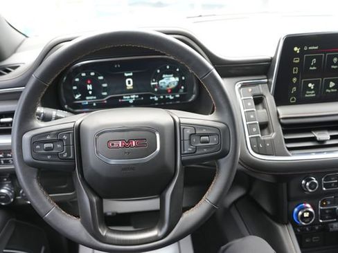 Used 2022 GMC Yukon AT4 w/ Technology Package AWD/4WD image 27