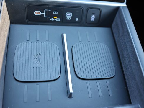 Certified 2025 Hyundai Santa Fe Limited image 31